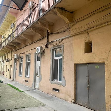 Young Downtown Apartment Arad Bagian luar foto